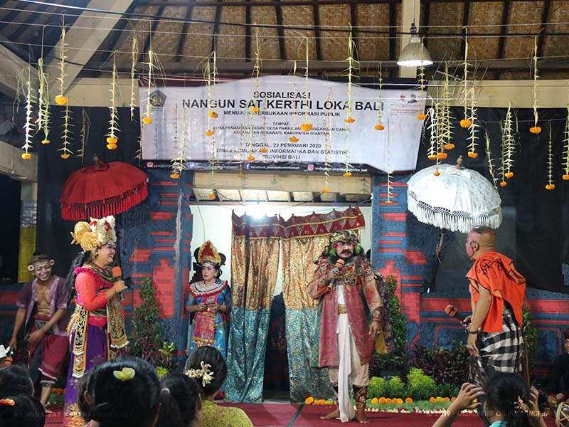 Sosialisasi Nangun Sat Kerthi Loka Bali, Diskominfo Gelar Pementasan Bondres di Gianyar
