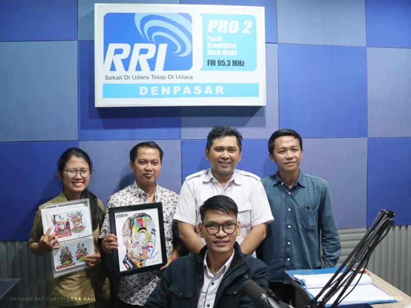 Numpang Nampang Edisi Kreasi Wajah Plastik