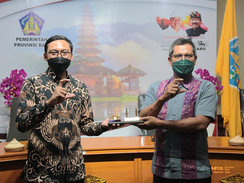 Diskominfos Bali menerima kunjungan Benchmarking Tim PPID DPR RI